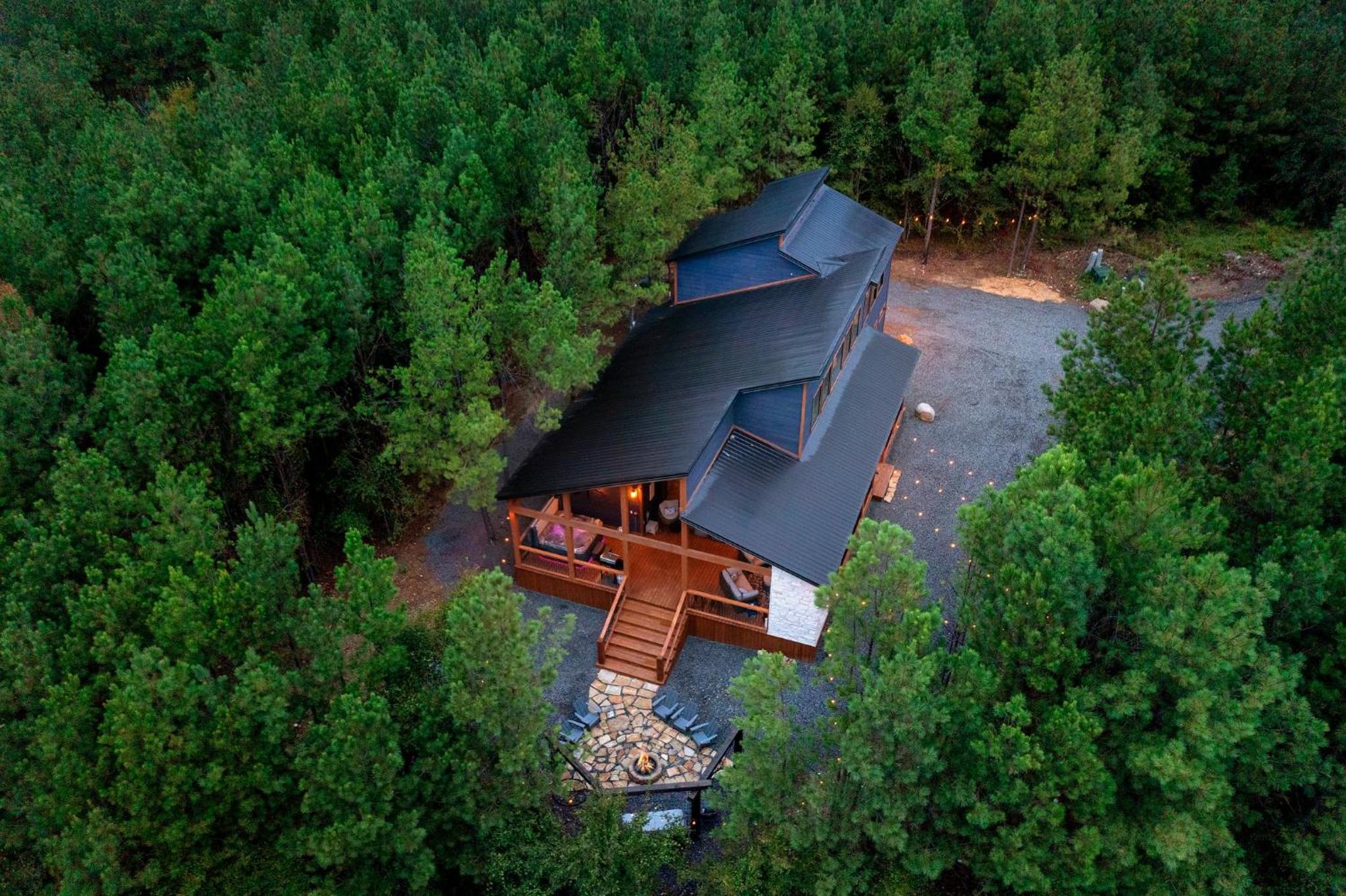 Unwind in Style! *NEW* Sip and Stay Hideaway view 5
