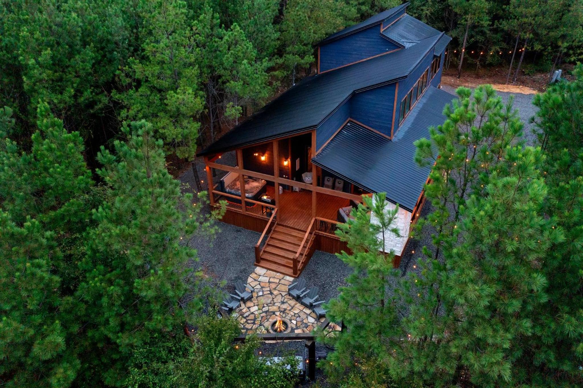 Unwind in Style! *NEW* Sip and Stay Hideaway view 4