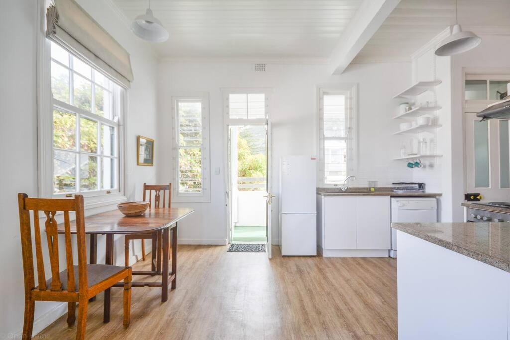 Sunny Windsor Apartment in Kalk Bay view 2