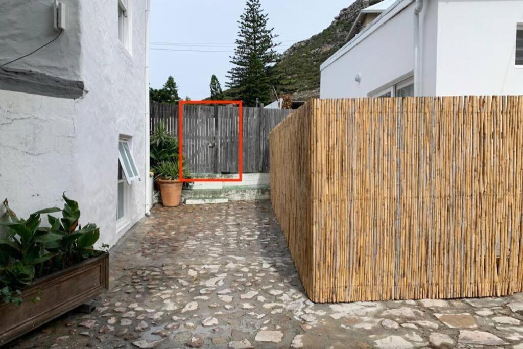 Sunny Windsor Apartment in Kalk Bay view 3