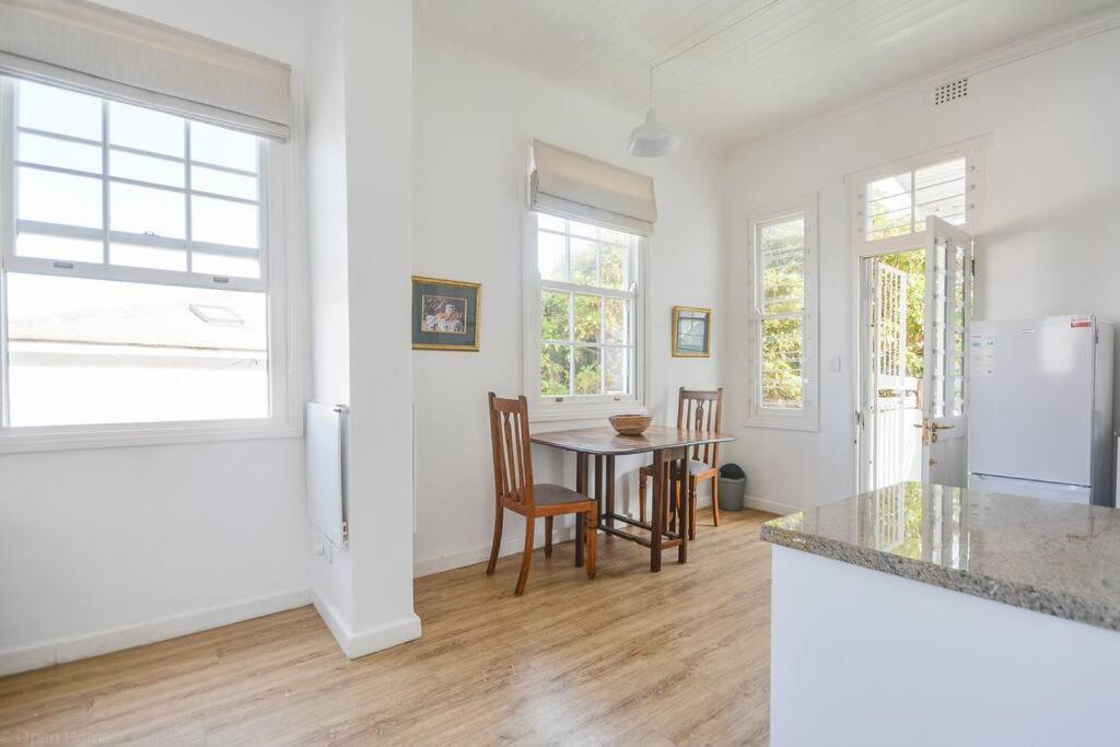 Sunny Windsor Apartment in Kalk Bay view 5