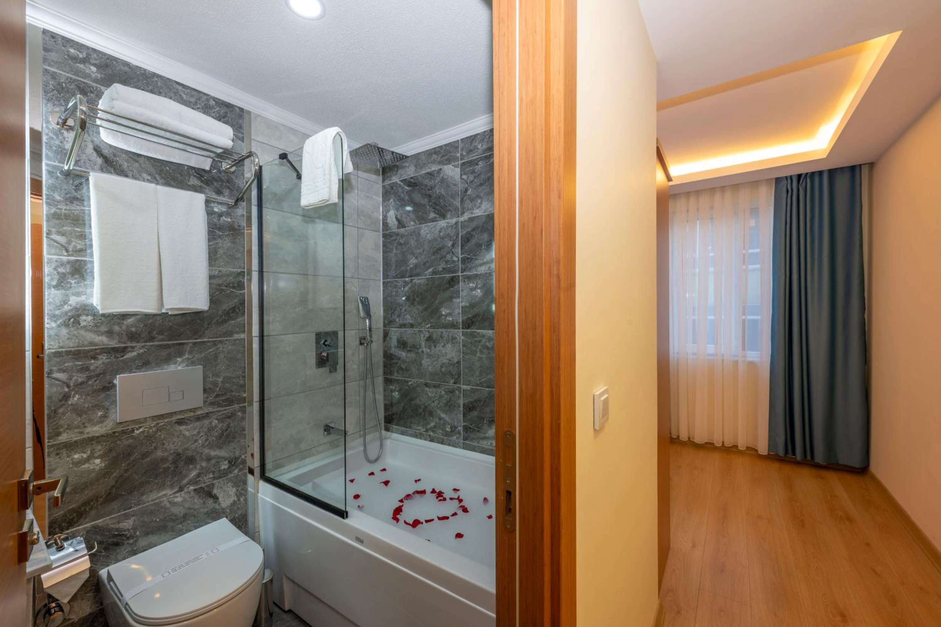 DIAMOND luxury Otel - Image 25