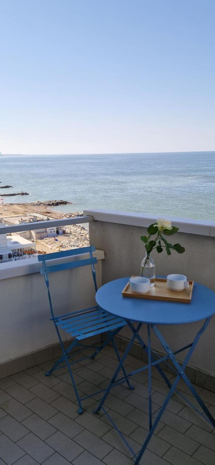 LAMAR SUITES Seafront Apartments view 4