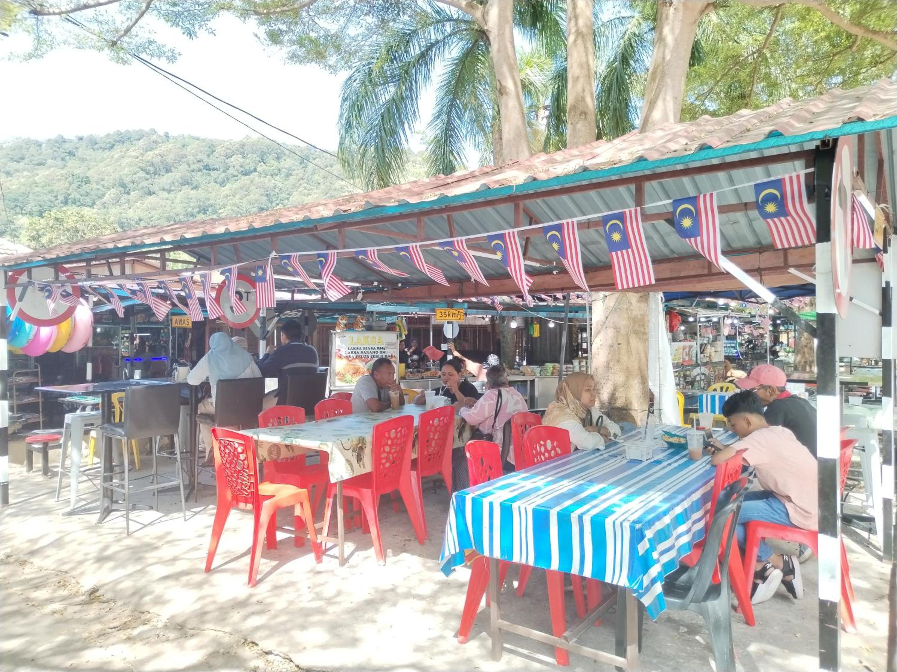 Teluk Batik Holiday Apartment