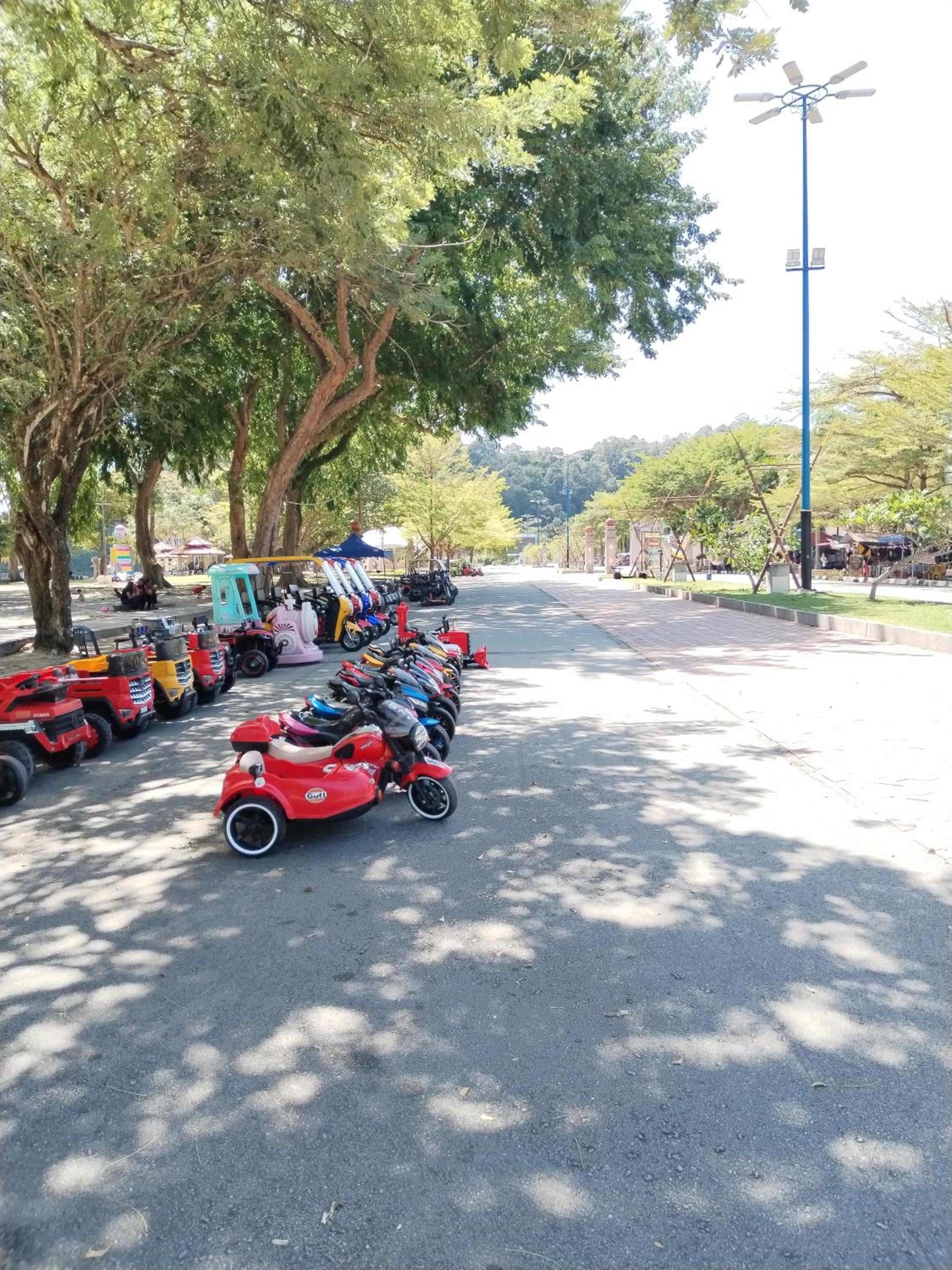 Teluk Batik Holiday Apartment