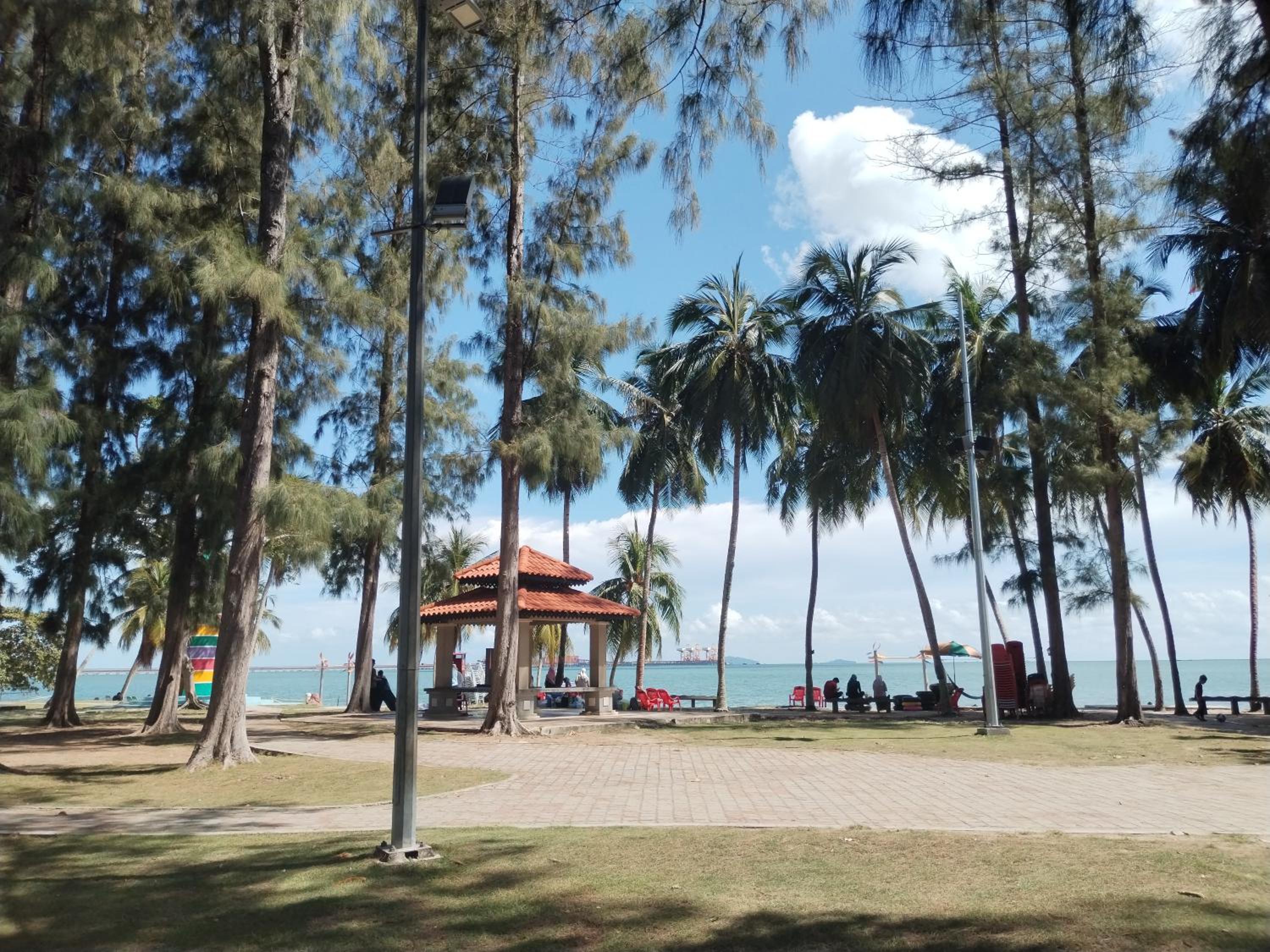 Teluk Batik Holiday Apartment
