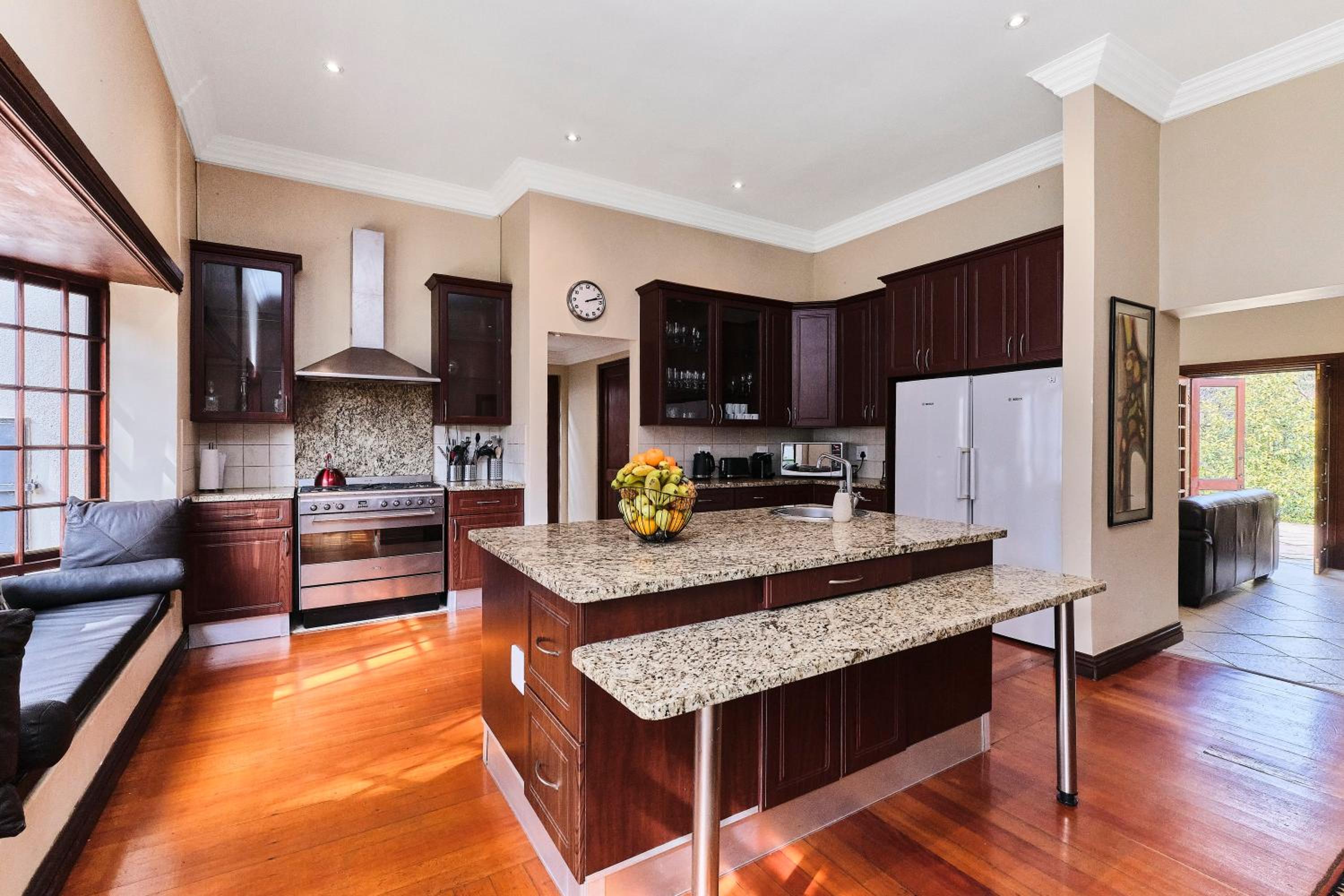 Rose Road Manor - Houghton Johannesburg