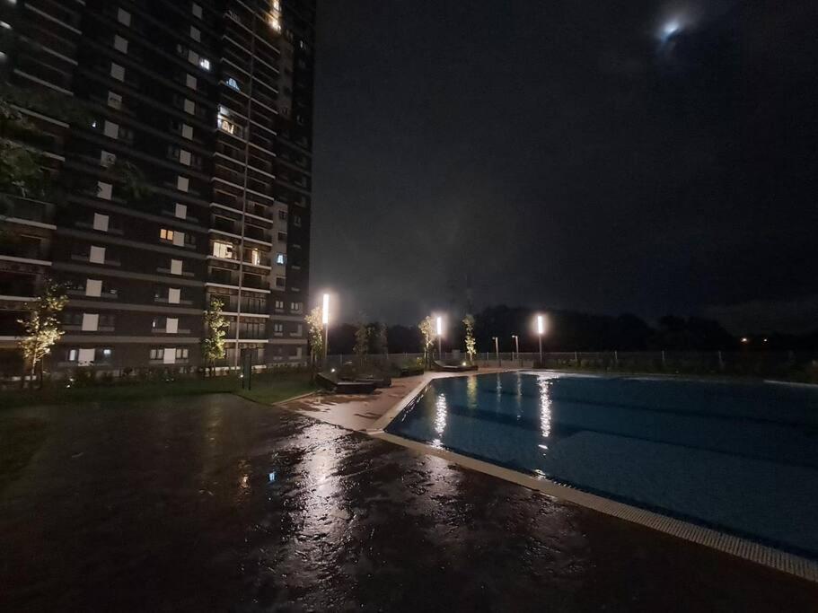 Eclipse Retreat Homestay, Southville City - 3 Bedrooms Apartment with Wifi, Netlix, Aircond, Pool, Gym & Car Paking photo 5