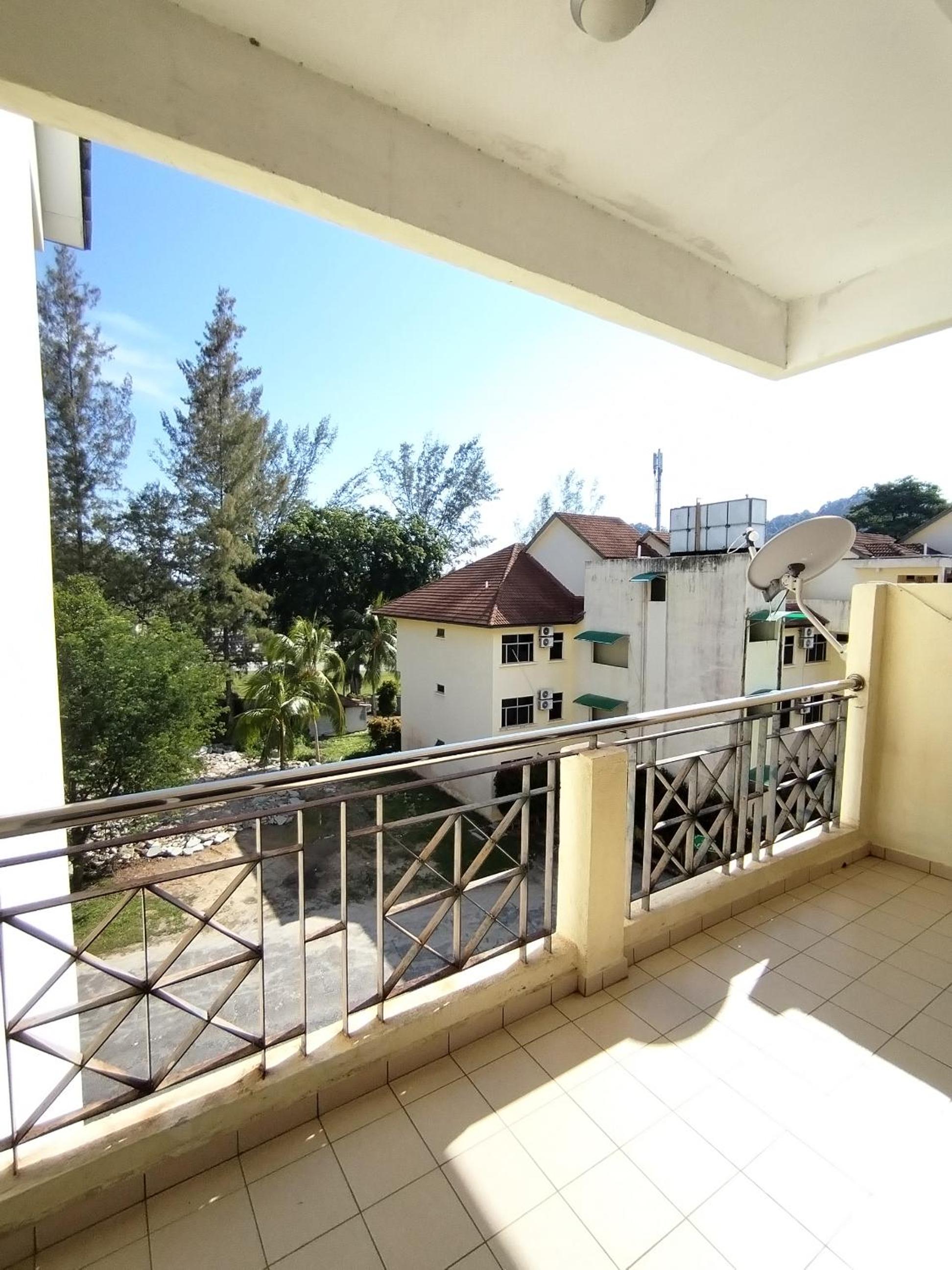 Teluk Batik Holiday Apartment