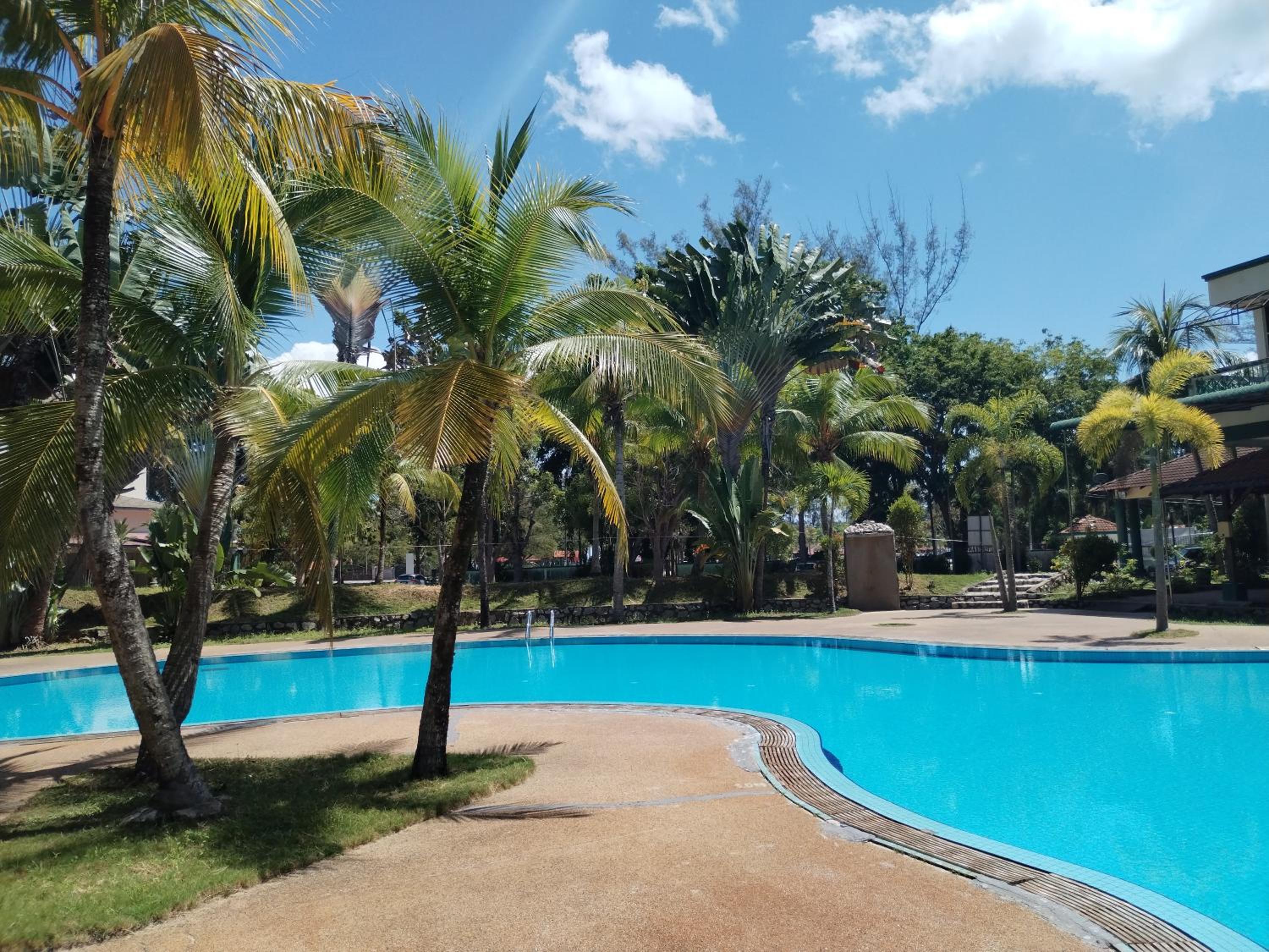 Teluk Batik Holiday Apartment
