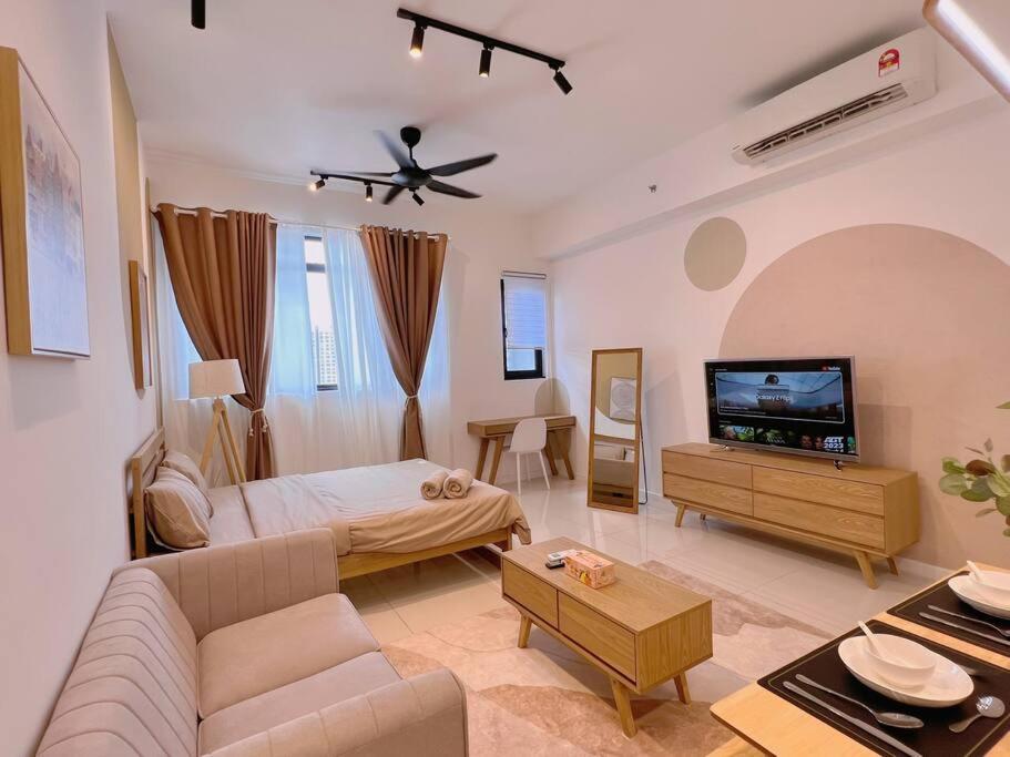 Spacious Connecting Room 4px, Chambers Residence KL, Walking Distance to LRT, MRT, Sunway Putra Mall & PWTC