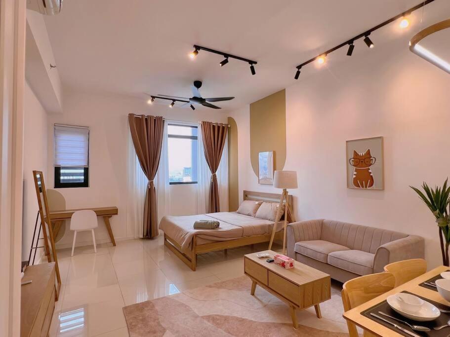 Spacious Connecting Room 4px, Chambers Residence KL, Walking Distance to LRT, MRT, Sunway Putra Mall & PWTC
