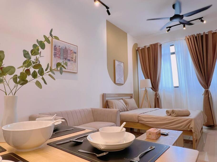 Spacious Connecting Room 4px, Chambers Residence KL, Walking Distance to LRT, MRT, Sunway Putra Mall & PWTC
