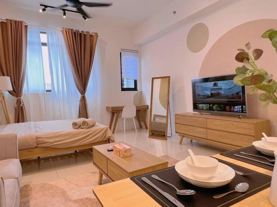 Spacious Connecting Room 4px, Chambers Residence KL, Walking Distance to LRT, MRT, Sunway Putra Mall & PWTC