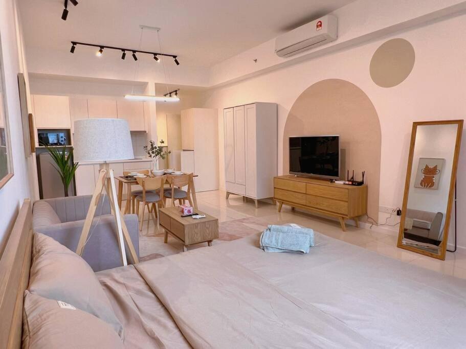 Spacious Connecting Room 4px, Chambers Residence KL, Walking Distance to LRT, MRT, Sunway Putra Mall & PWTC