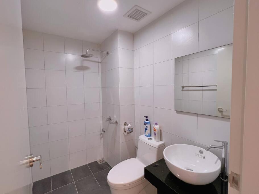 Spacious Connecting Room 4px, Chambers Residence KL, Walking Distance to LRT, MRT, Sunway Putra Mall & PWTC