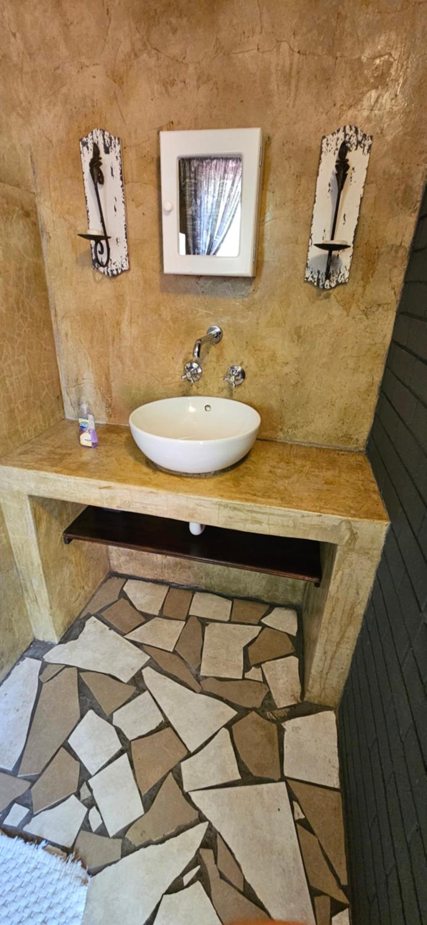 Old Vic Travellers Inn Nelspruit