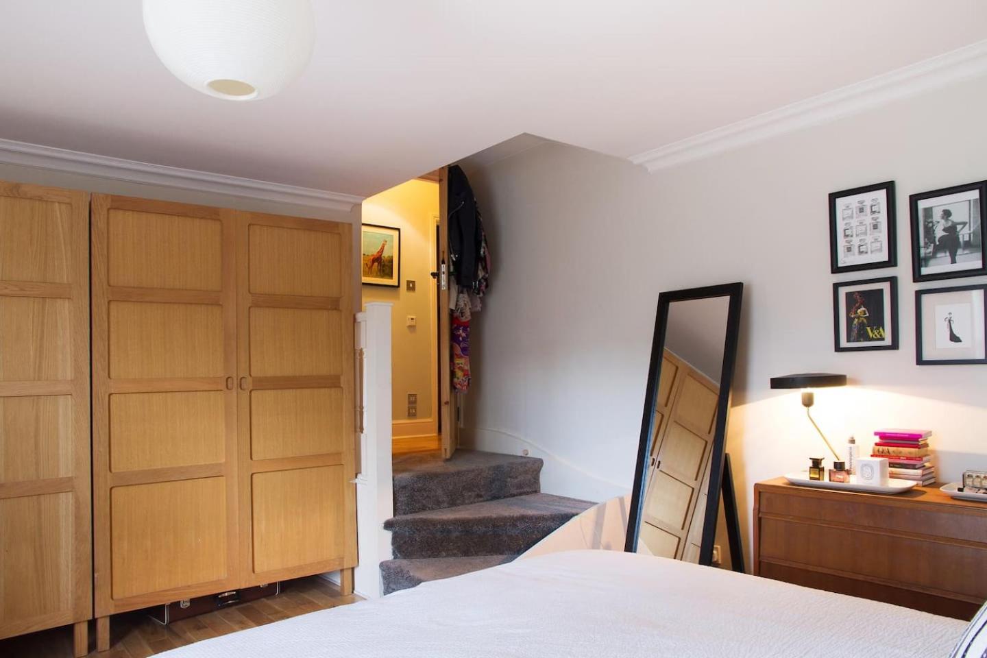 Bright & spacious modern 2 bedroom apartment