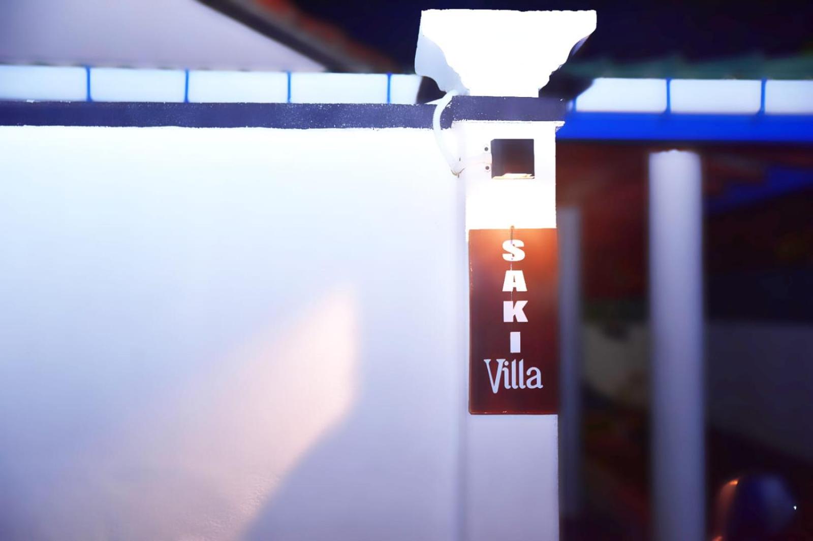 Saki Villa, boat tours & sea food with rotti