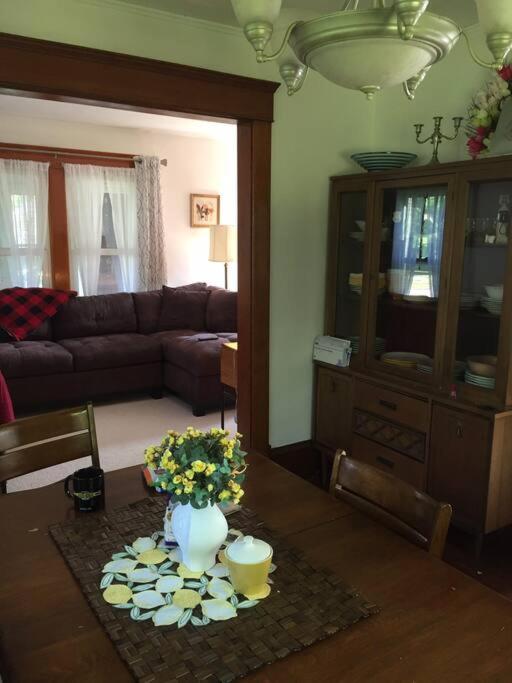 Comfy City Cottage view 4
