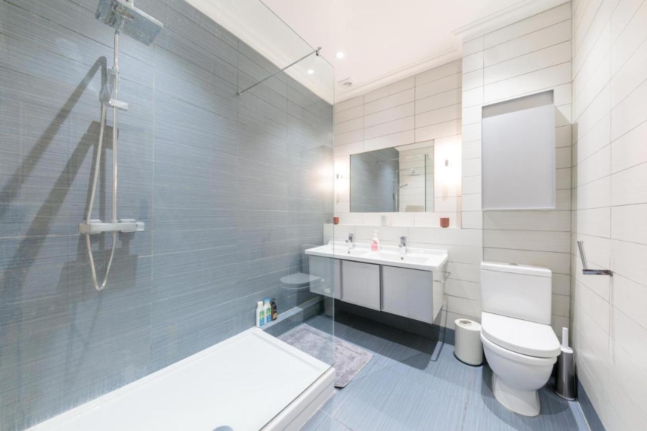 Bright & spacious modern 2 bedroom apartment