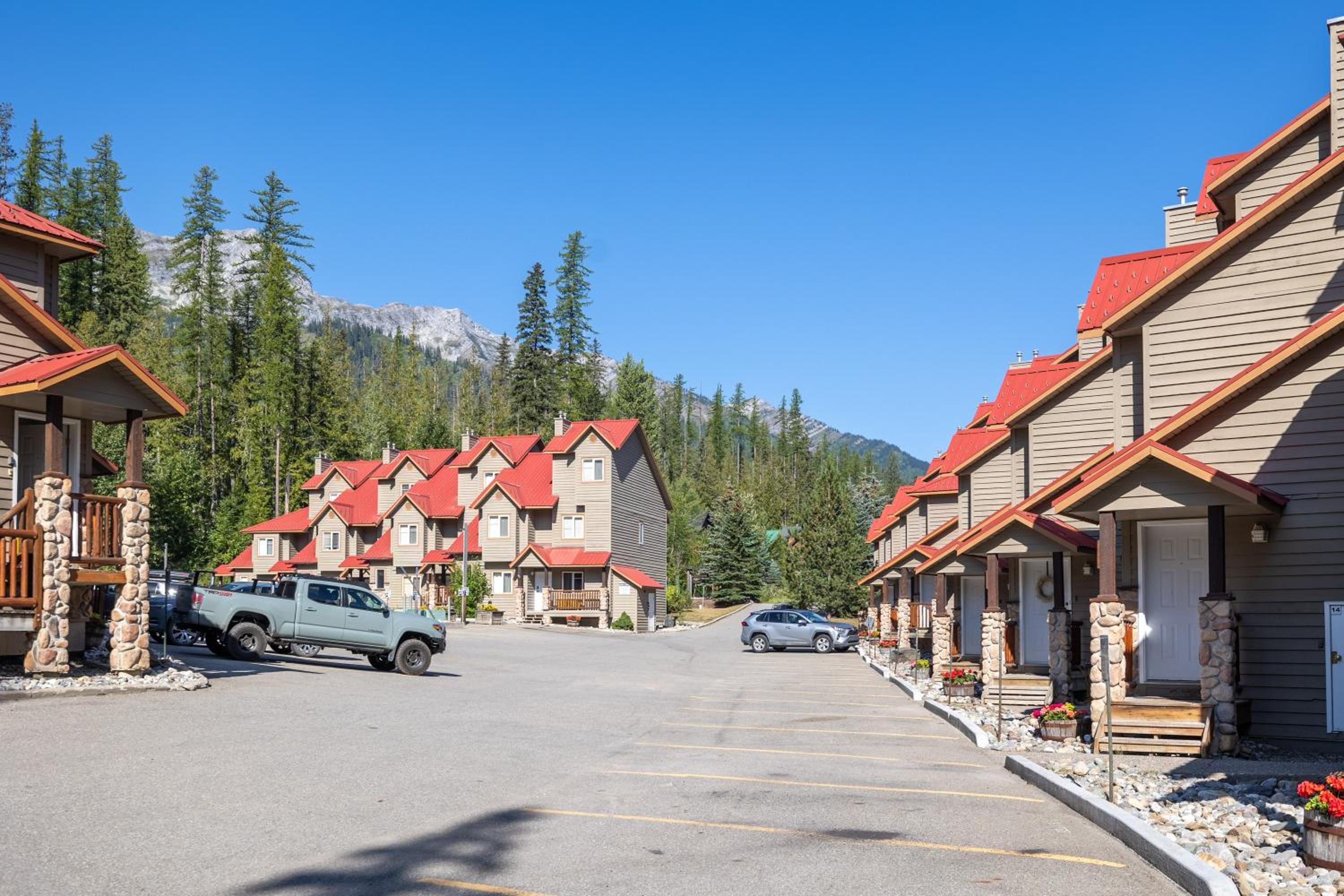 Fernie Vacations - Stone Creek Chalets by Fernie Central Reservations - Property Image 13