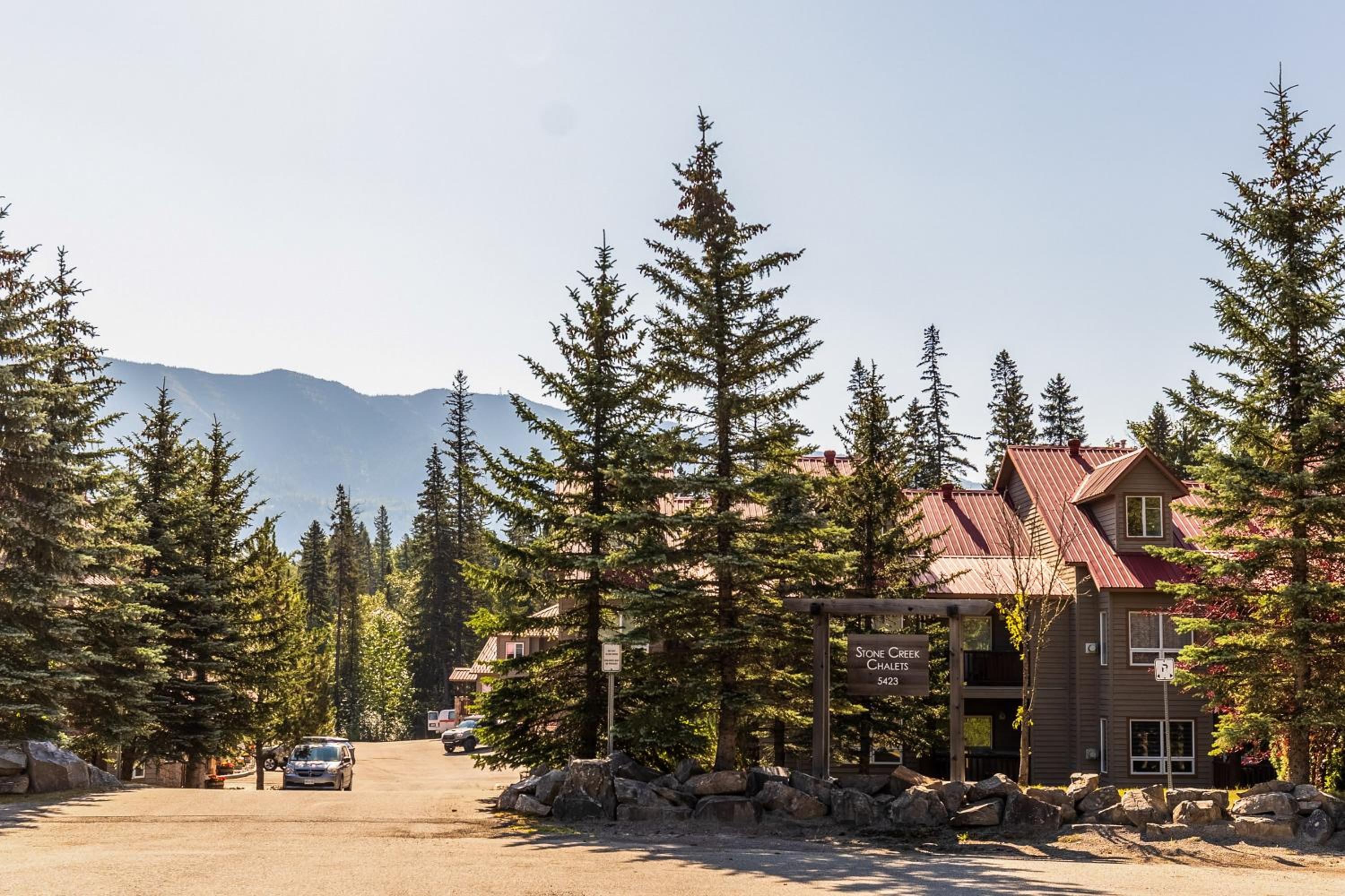 Fernie Vacations - Stone Creek Chalets by Fernie Central Reservations - Property Image 15