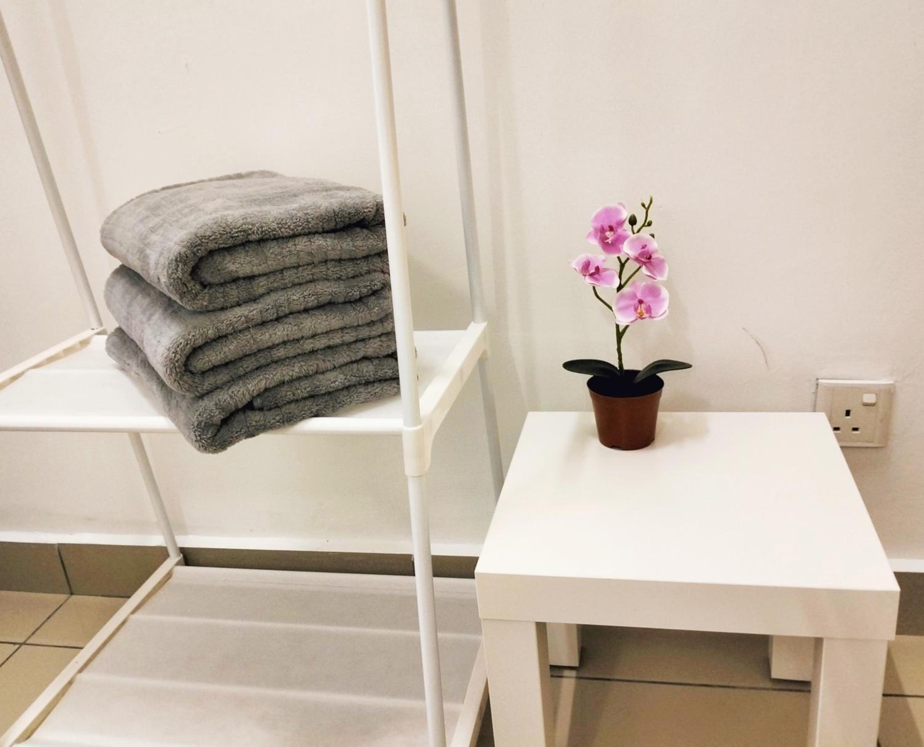 JB Austin Perdana Tidy Simple Comfy 2BR5pax