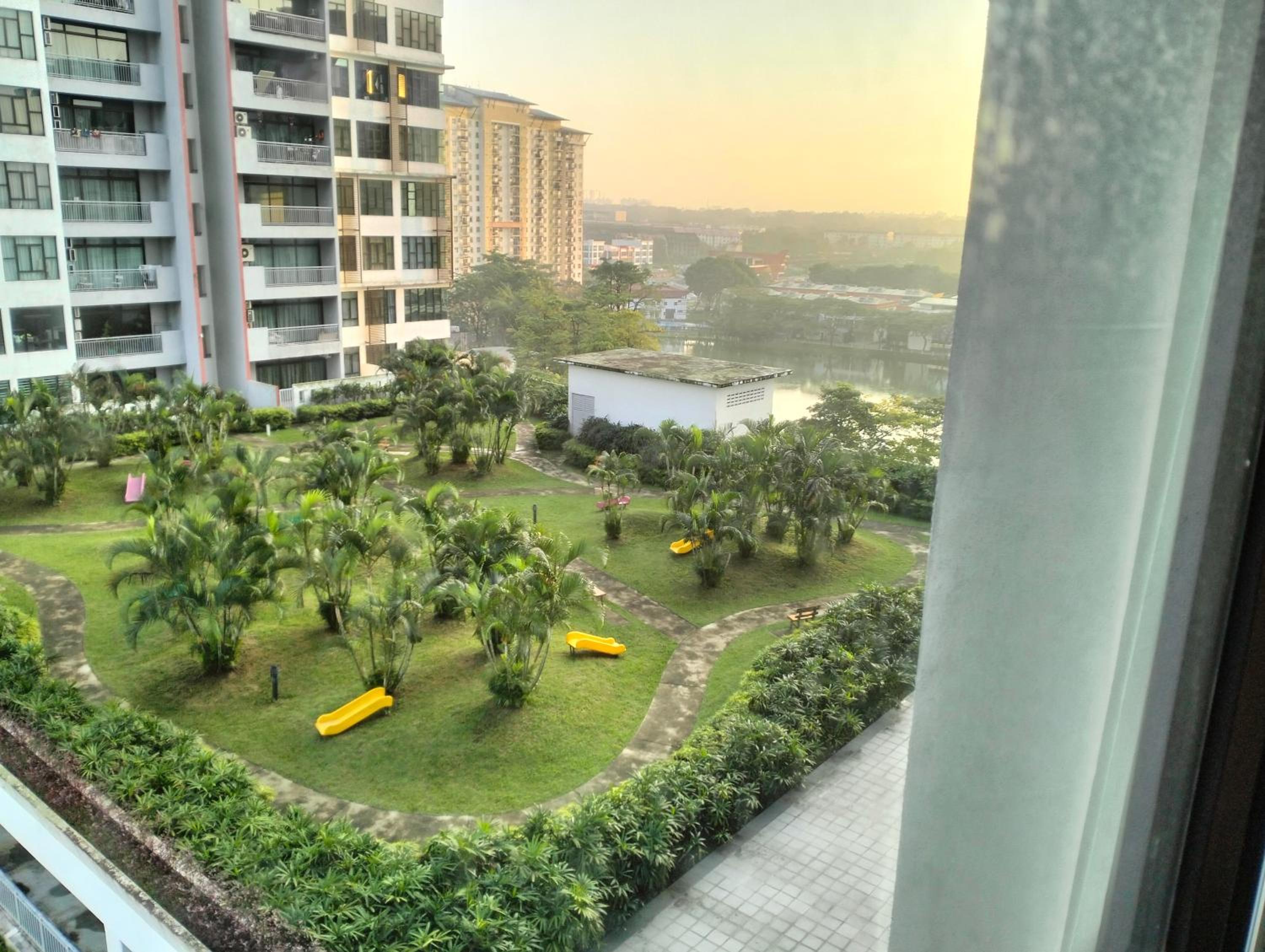 JB Austin Perdana Tidy Simple Comfy 2BR5pax