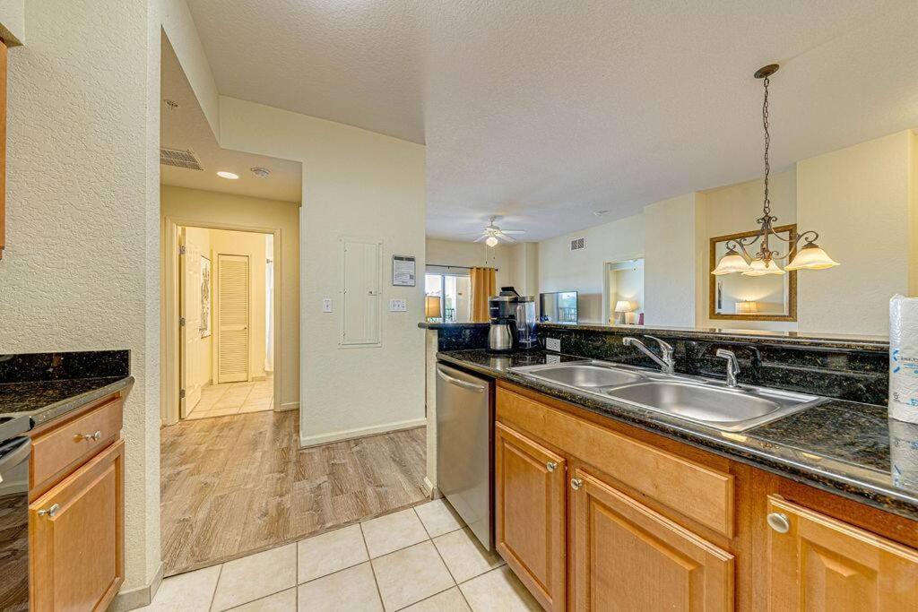 Exquisite 3 Bdr Condo Minutes to Disney