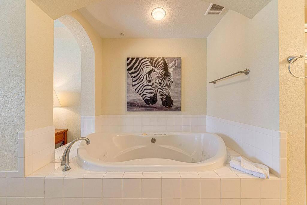 Exquisite 3 Bdr Condo Minutes to Disney