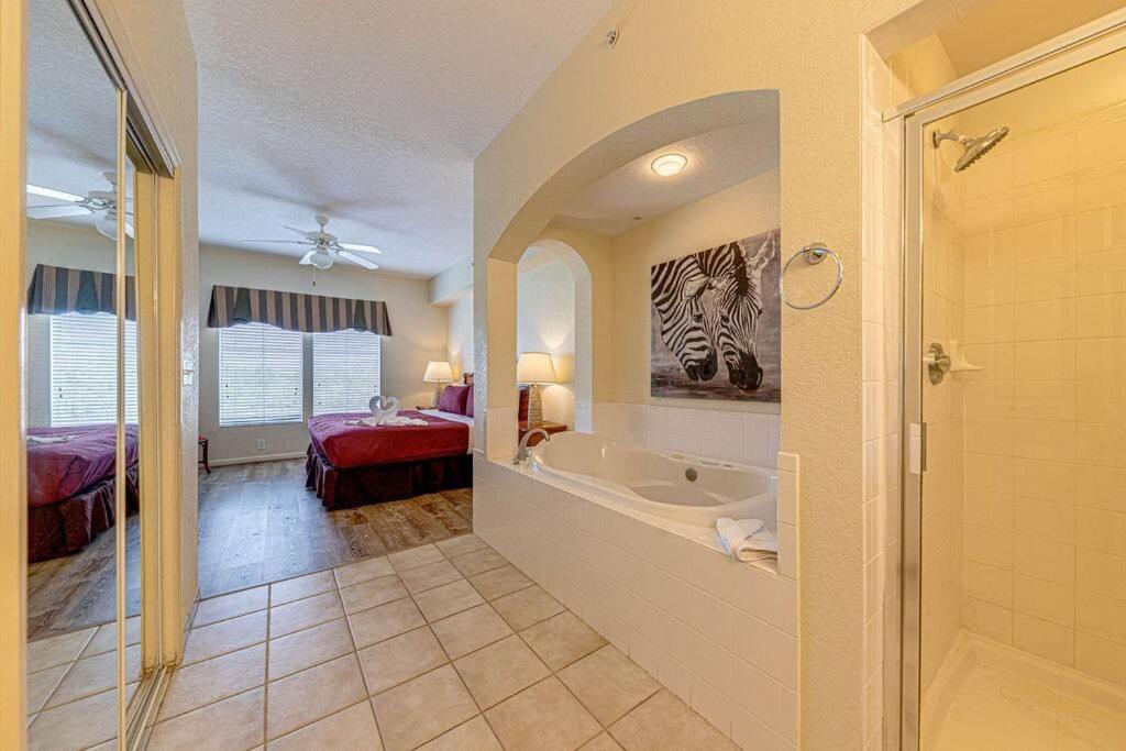 Exquisite 3 Bdr Condo Minutes to Disney