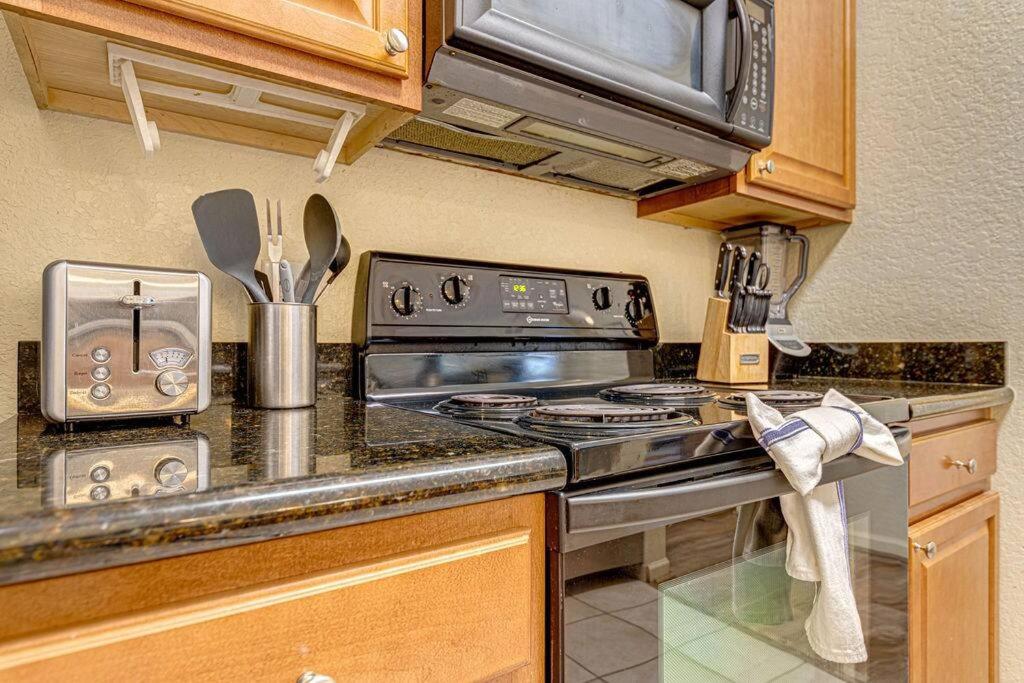 Exquisite 3 Bdr Condo Minutes to Disney