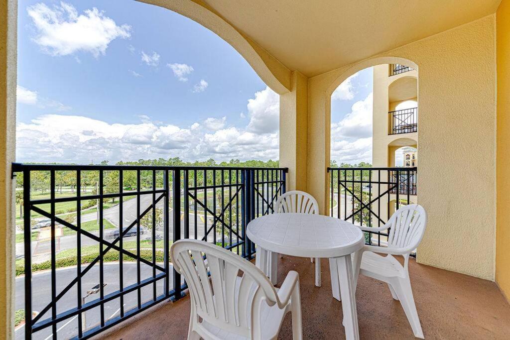 Exquisite 3 Bdr Condo Minutes to Disney