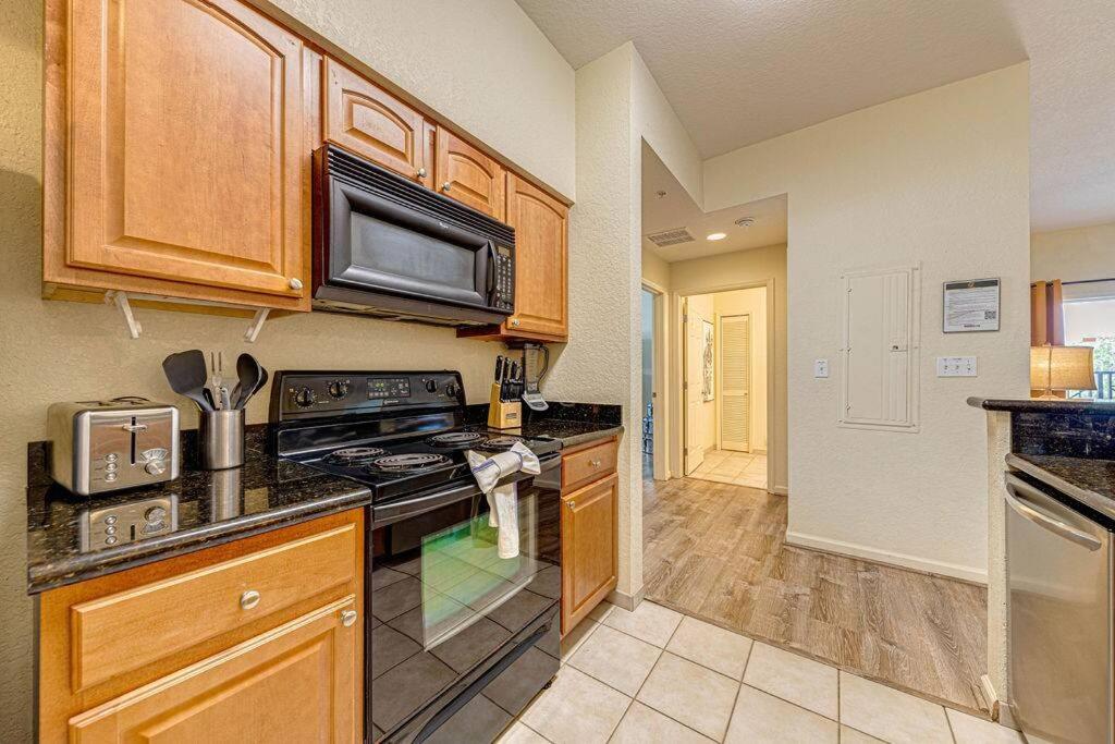 Exquisite 3 Bdr Condo Minutes to Disney