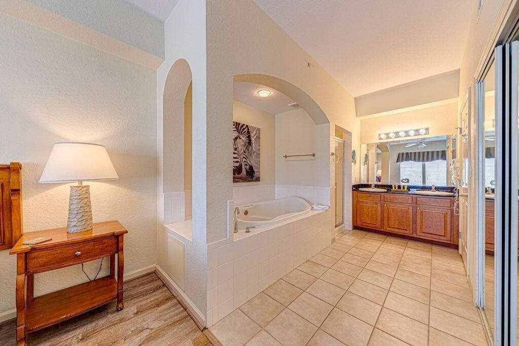 Exquisite 3 Bdr Condo Minutes to Disney