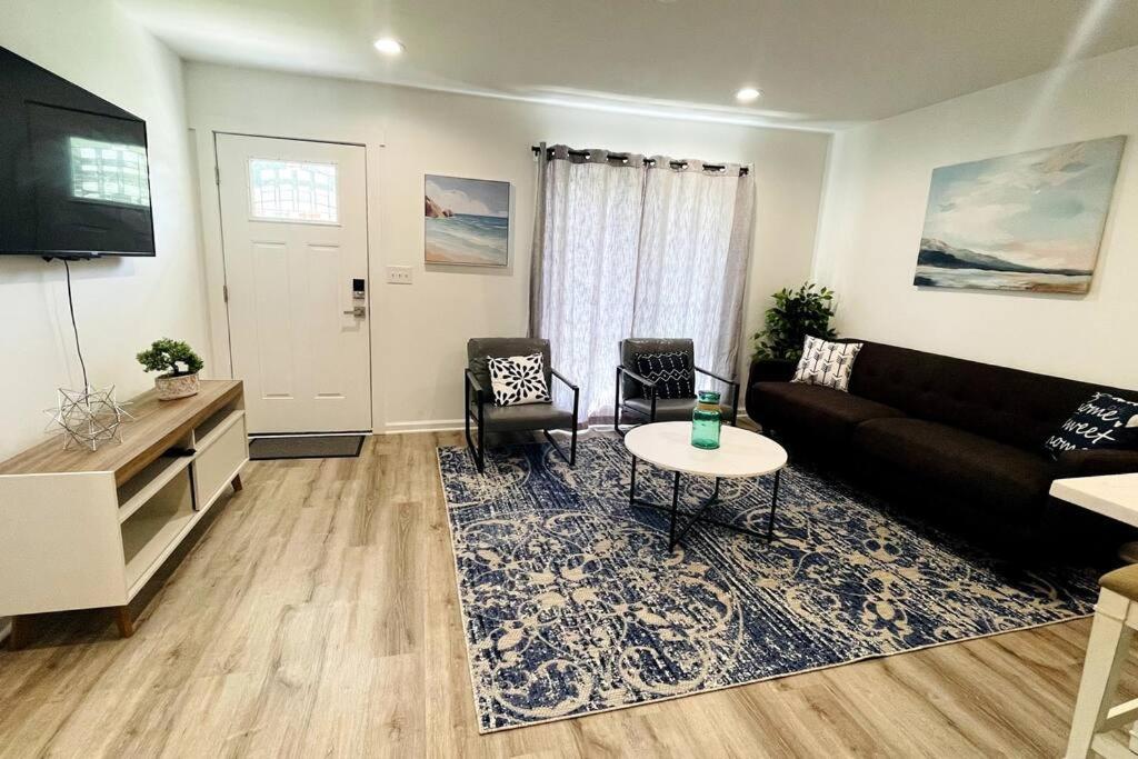 Modern Home Near Uptown CLT, Airport and More view 5