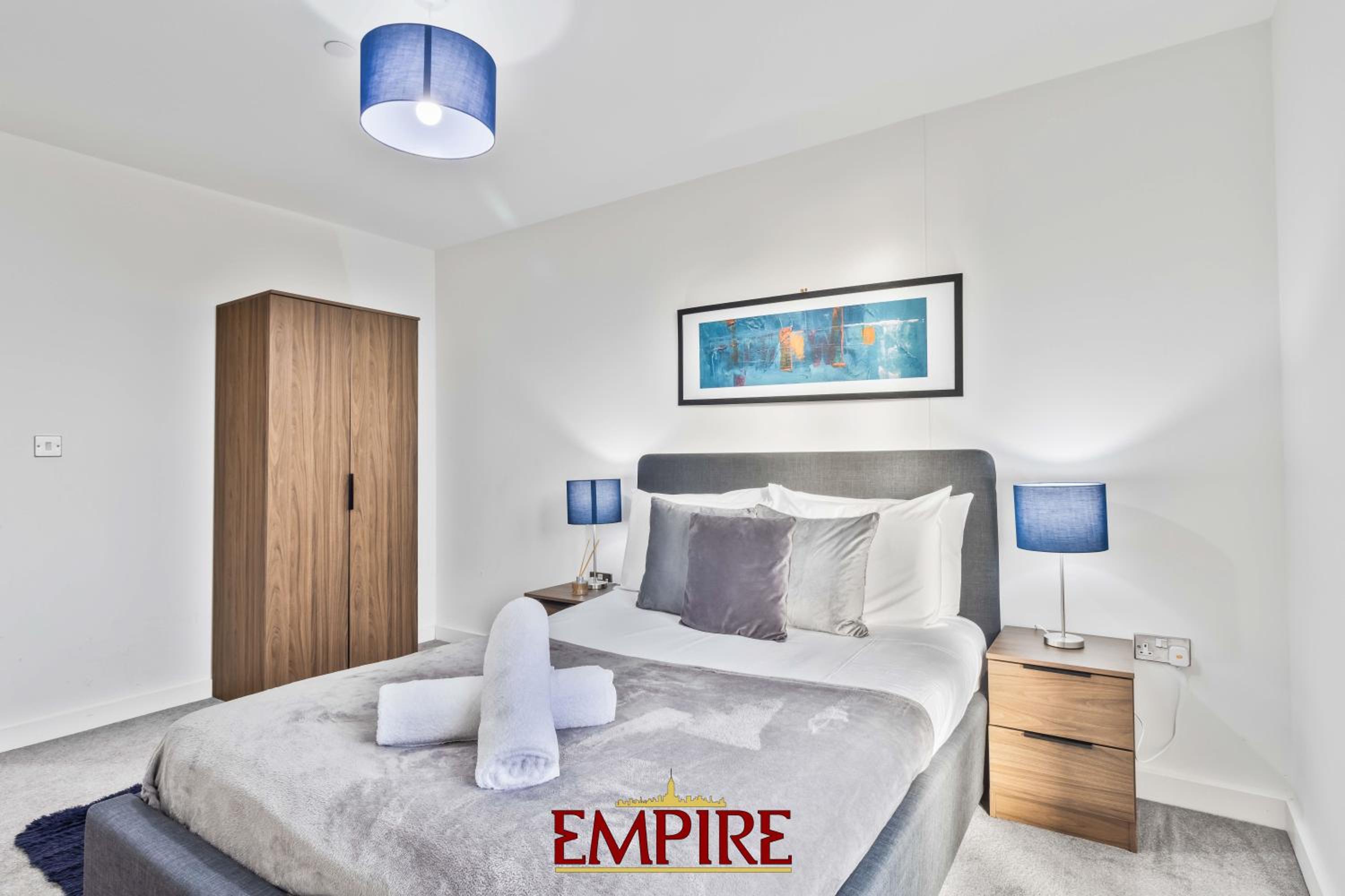 Lovely One Bedroom Apartment Broad Street!