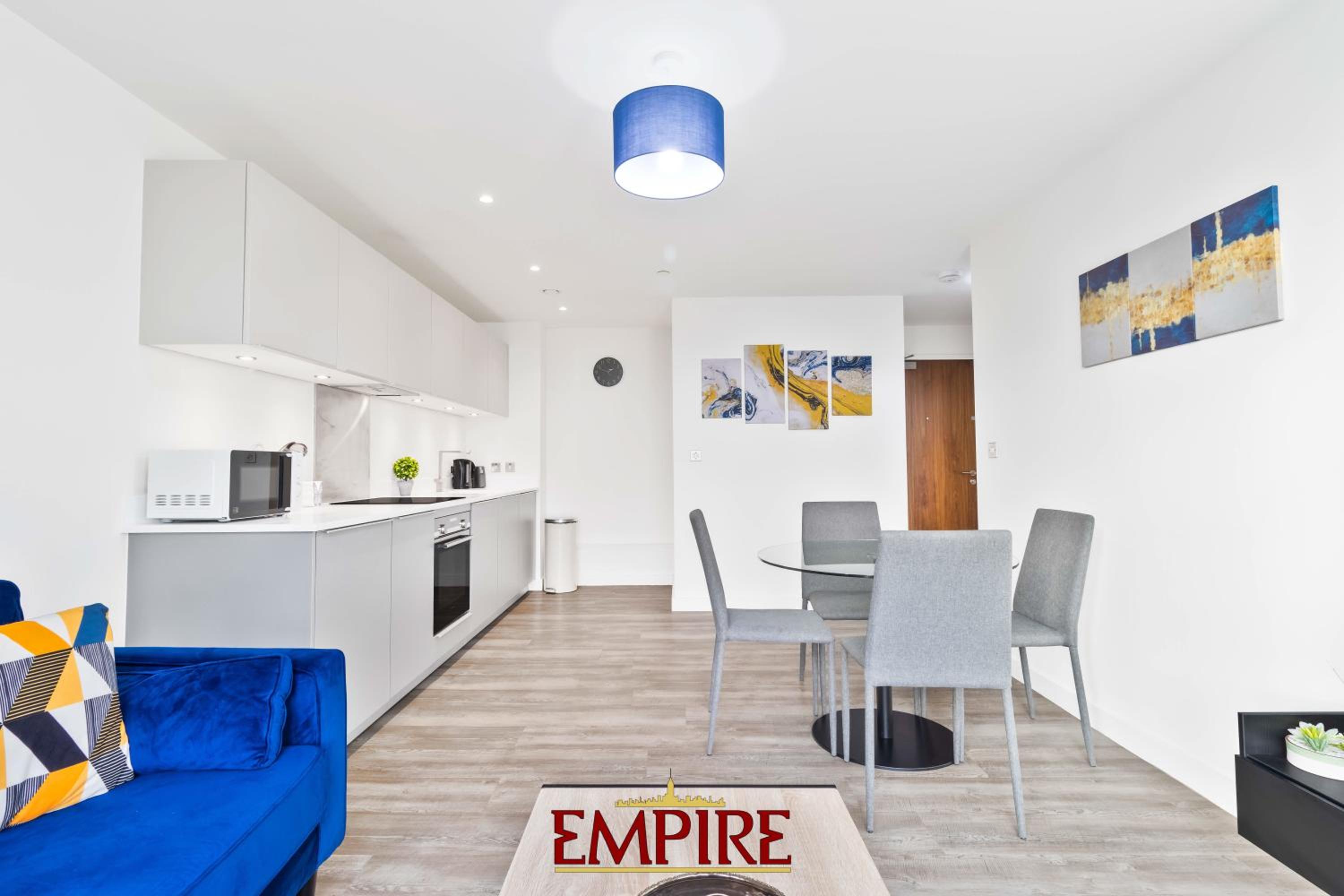 Lovely One Bedroom Apartment Broad Street!