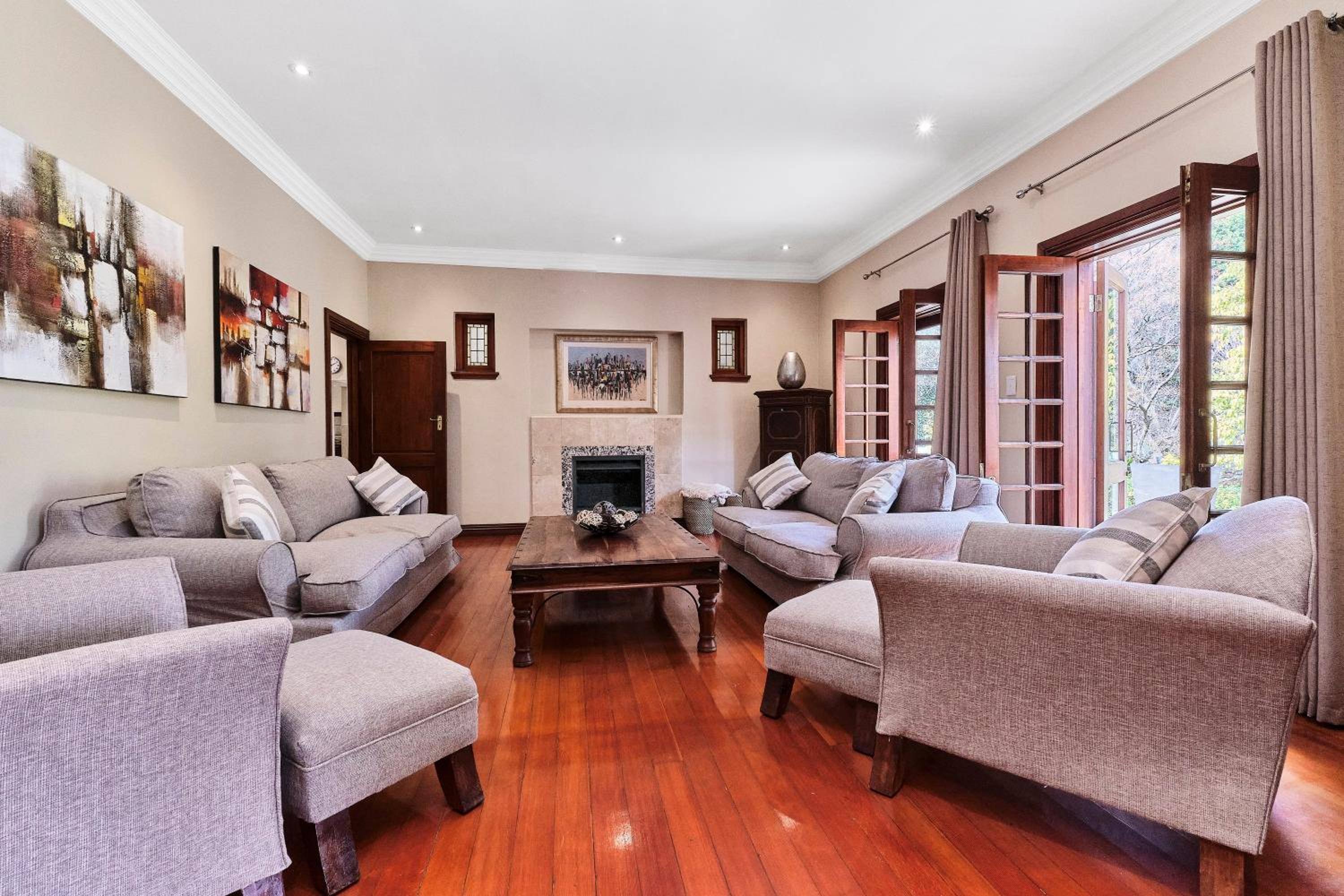 Rose Road Manor - Houghton Johannesburg