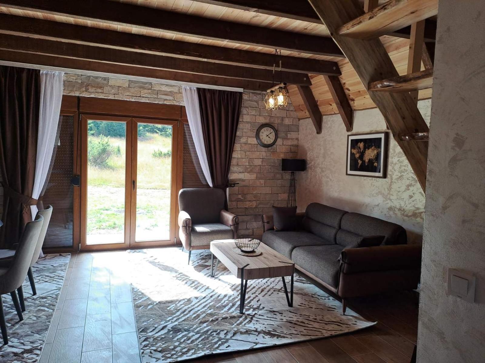 Mountain House "Nikki"