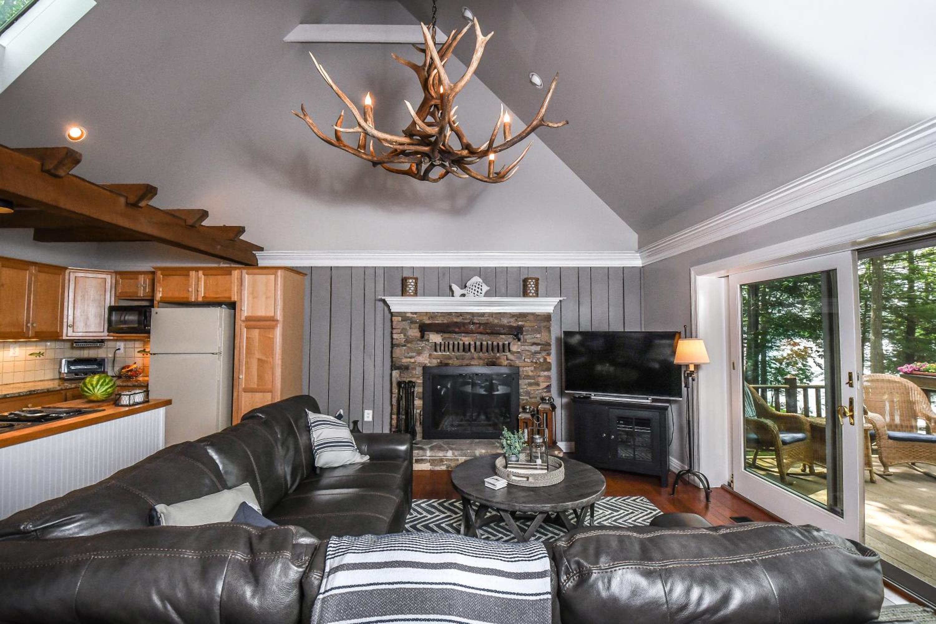 Bearfoot Lodge view 4
