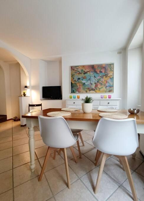 The Boards House on Lake Como - House or Master bedroom only
