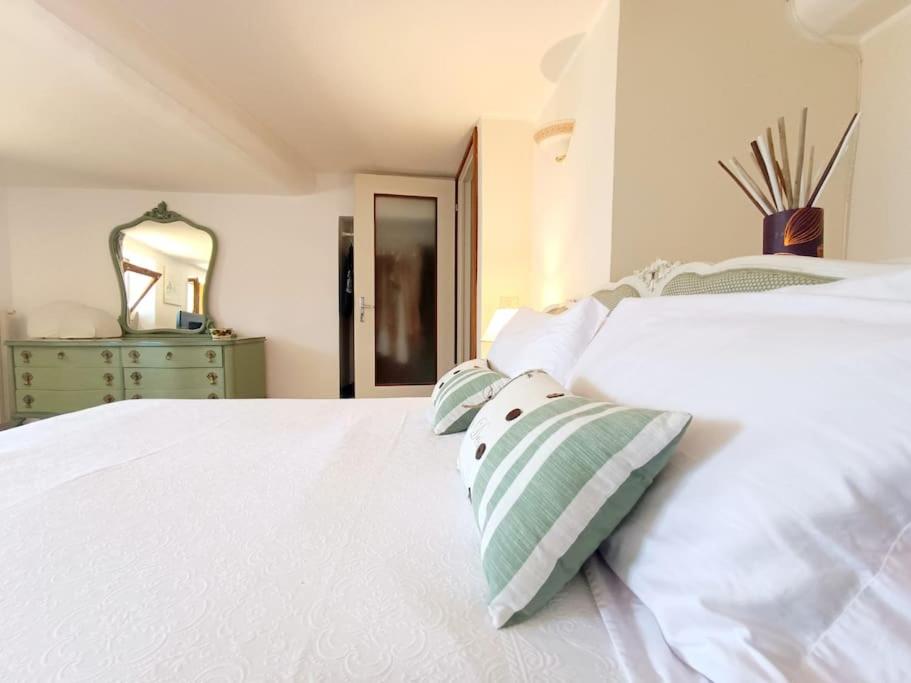 The Boards House on Lake Como - House or Master bedroom only