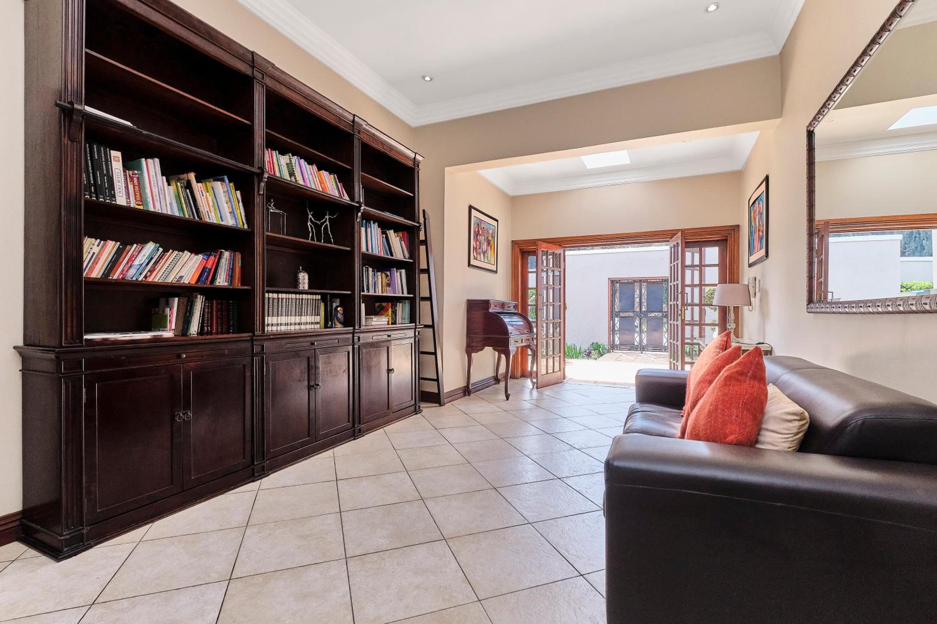Rose Road Manor - Houghton Johannesburg