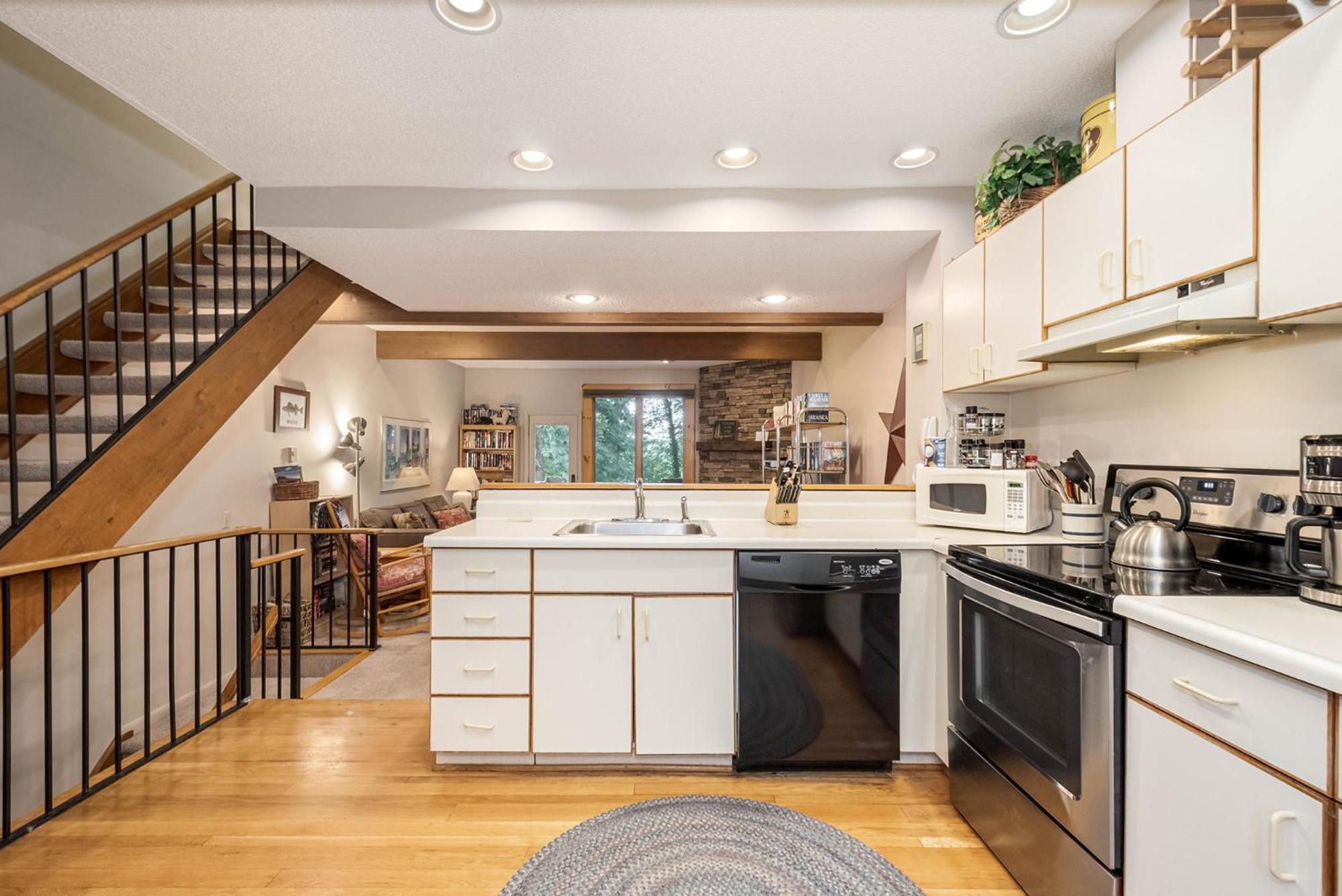 Villages of Wisp 13 Lakeview Court view 4