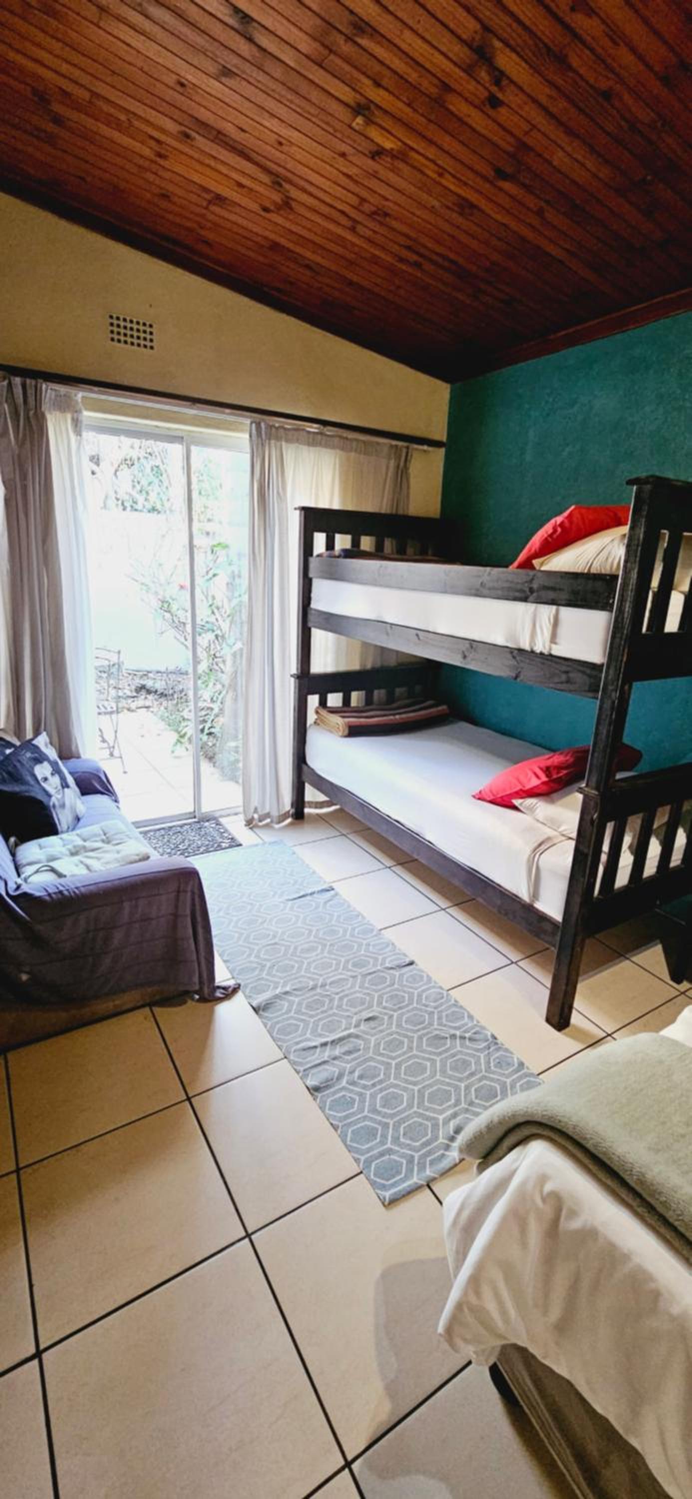 Old Vic Travellers Inn Nelspruit