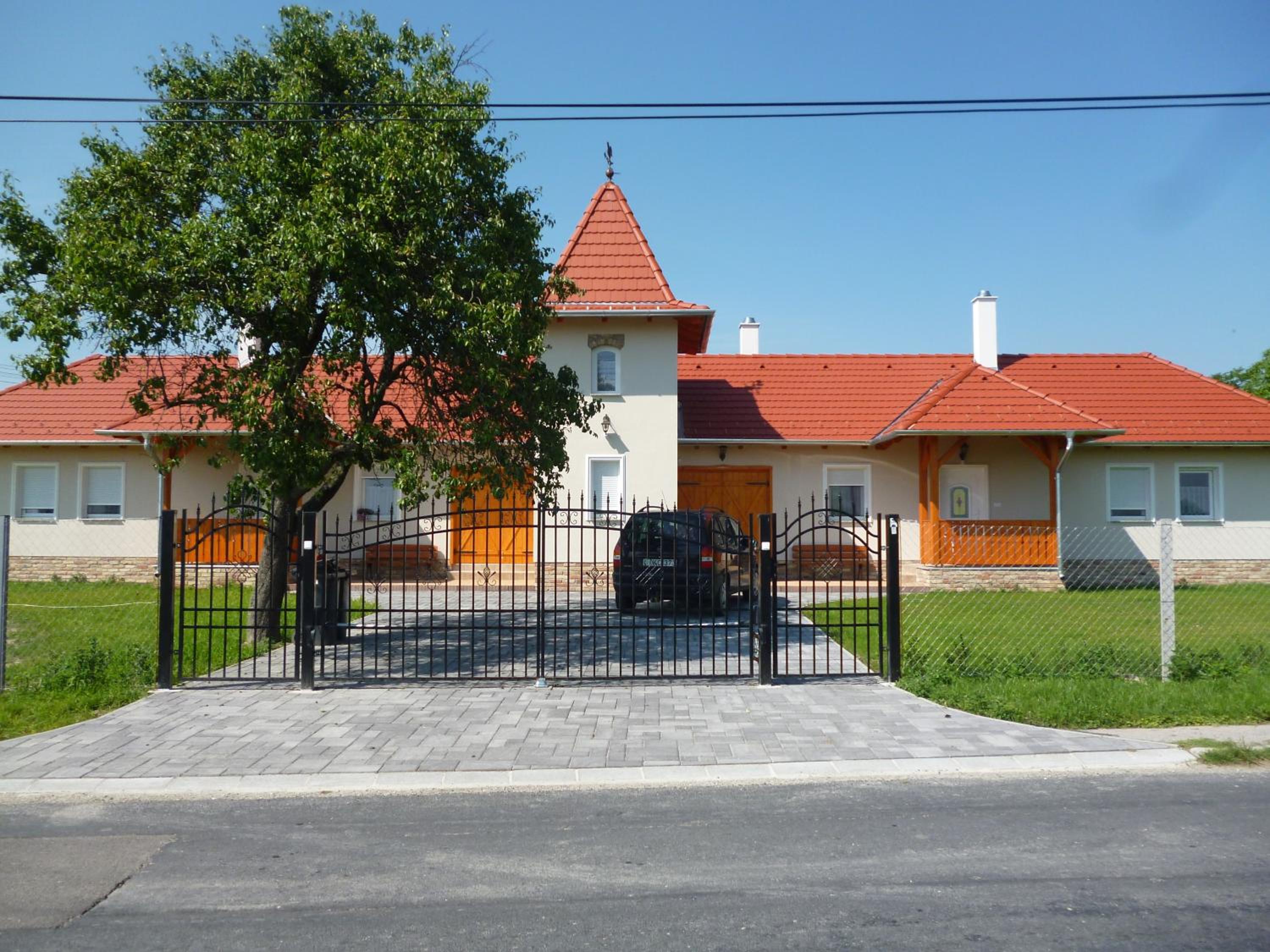 Nagybajcsi Körtefa Vendégház view 3