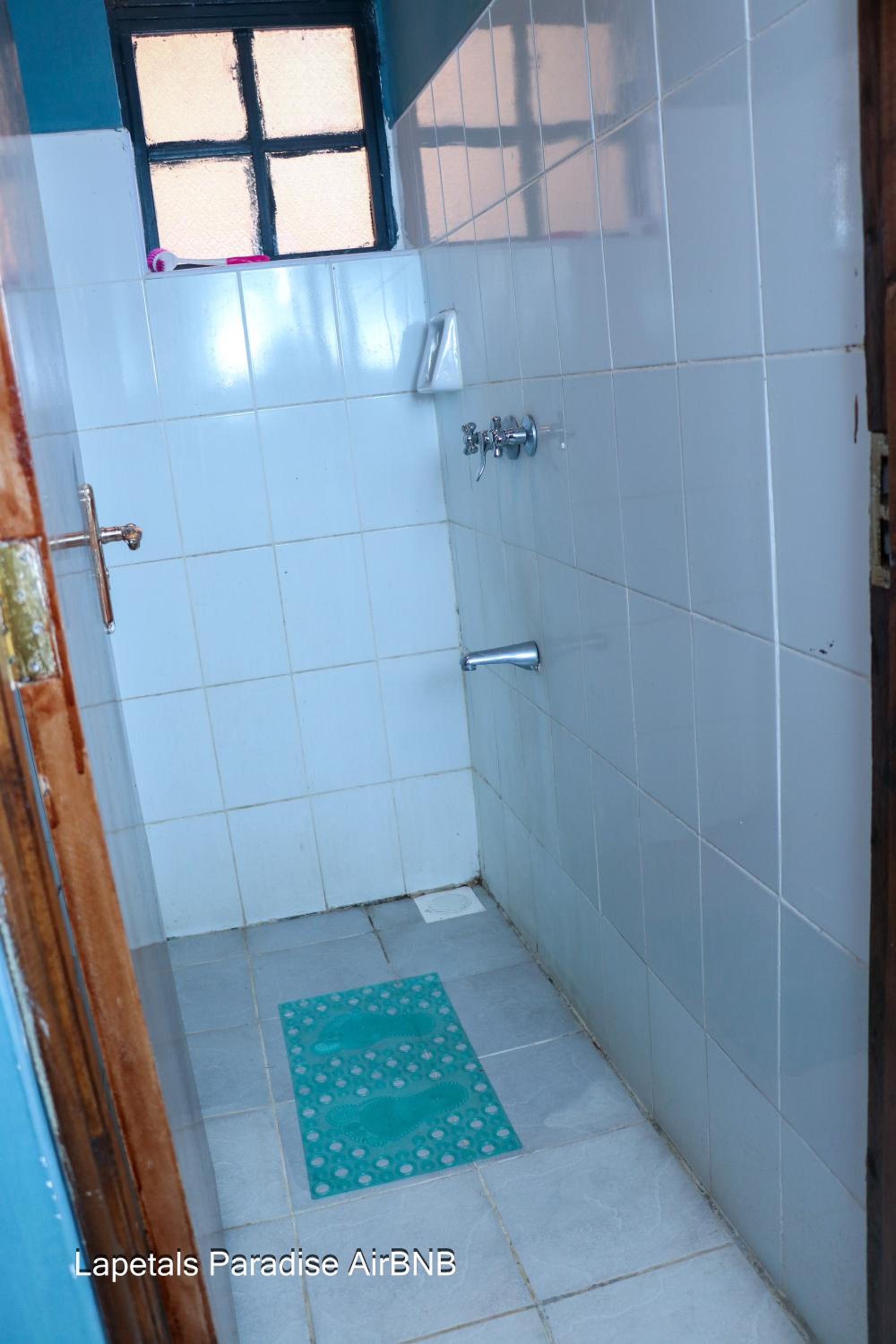Lapetals-Paradise-3bedrooms-ABNB machakos town view 2