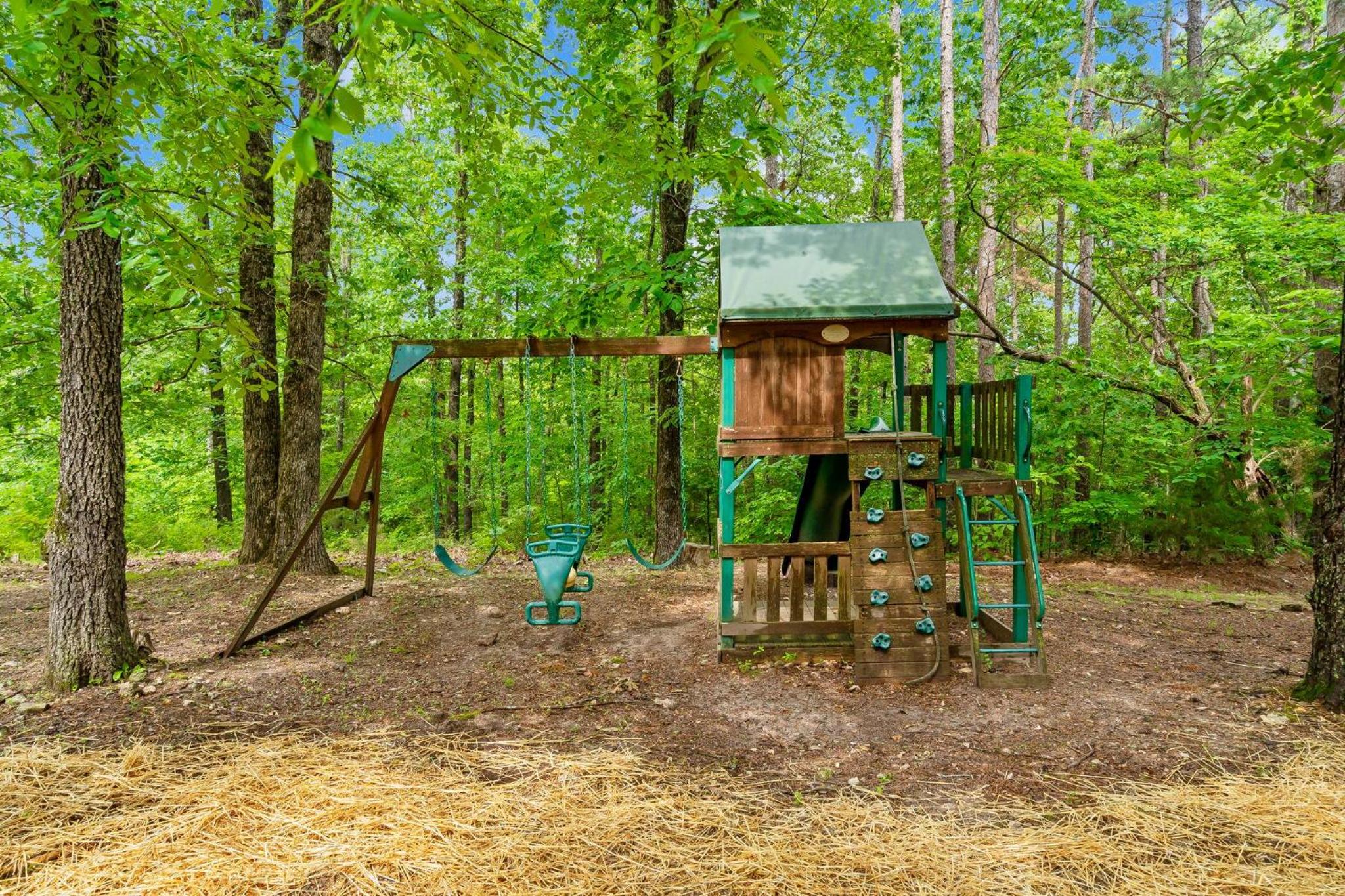 Persimmon Hollow with GameRoom